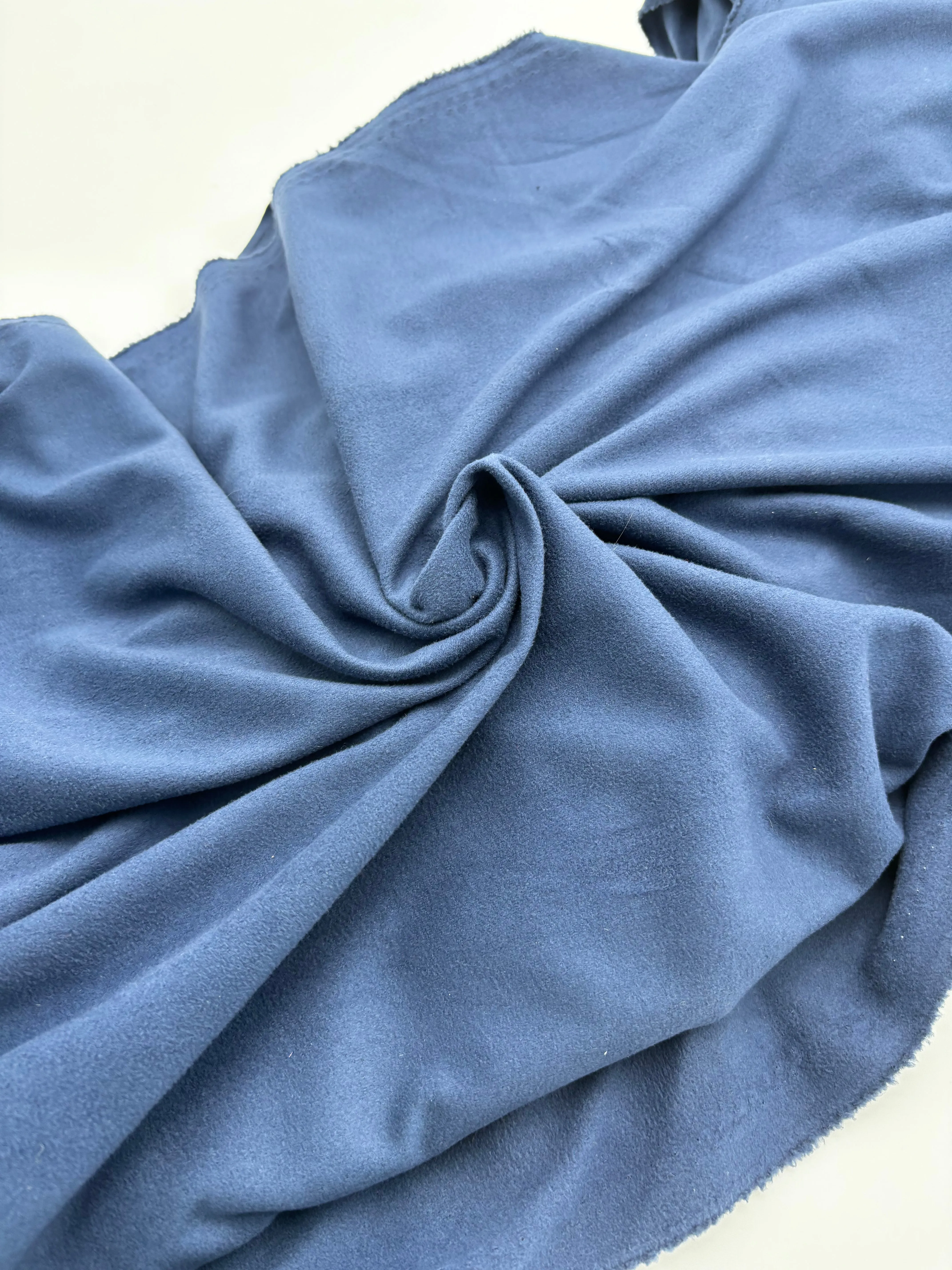 Buttersuede Knit - Navy