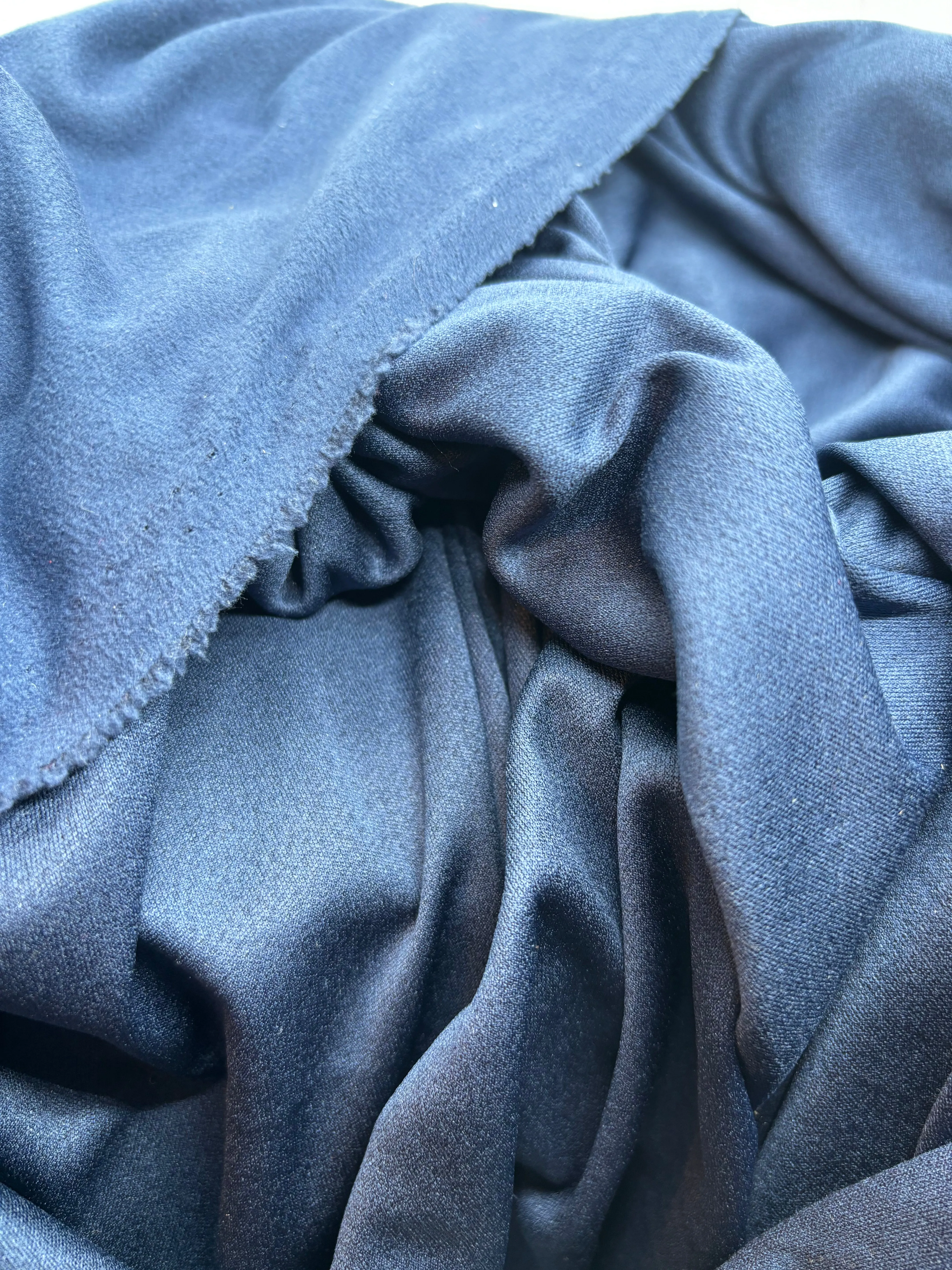 Buttersuede Knit - Navy
