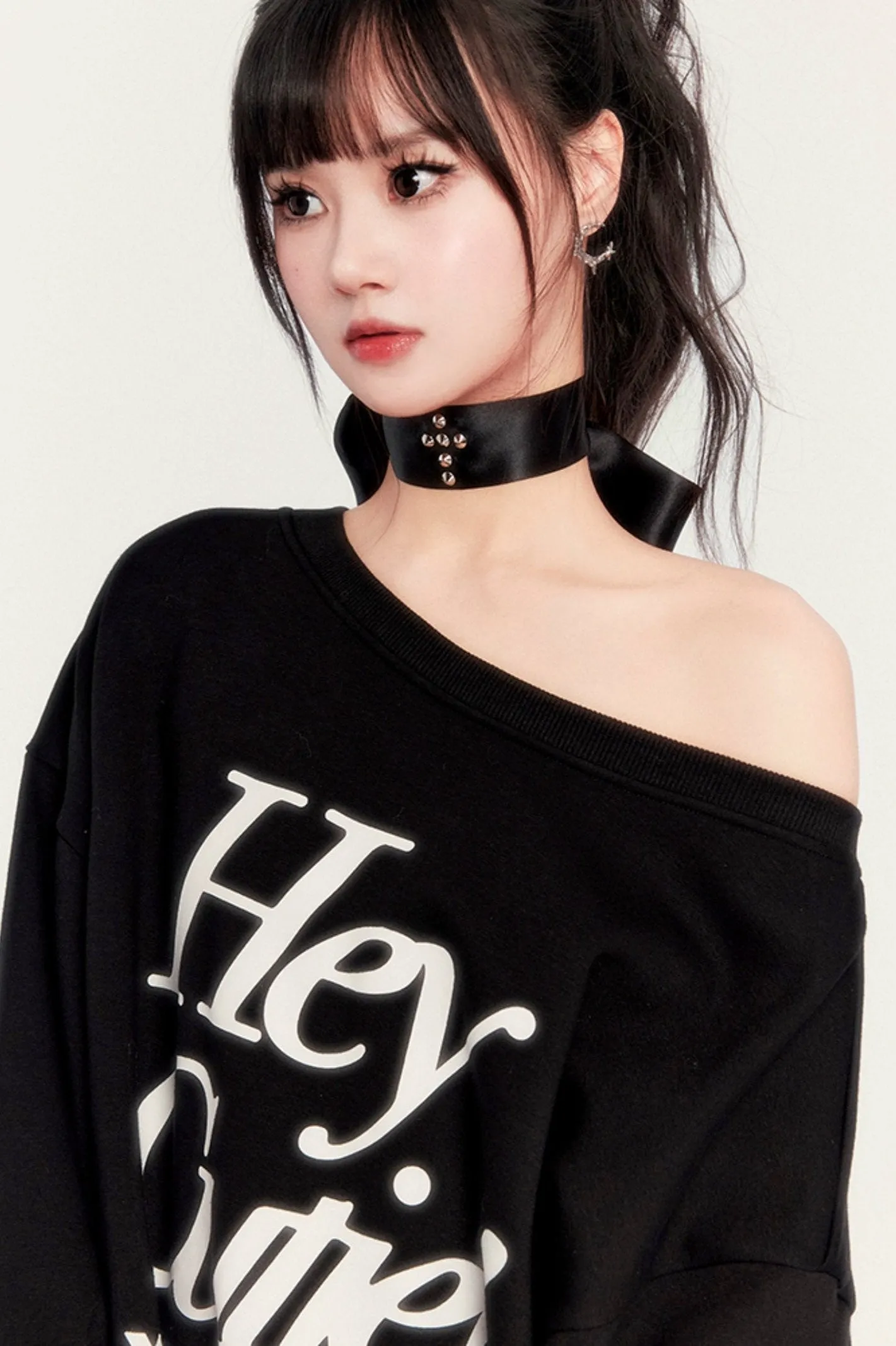 Loose Fleece Off-Shoulder Sweatshirt
