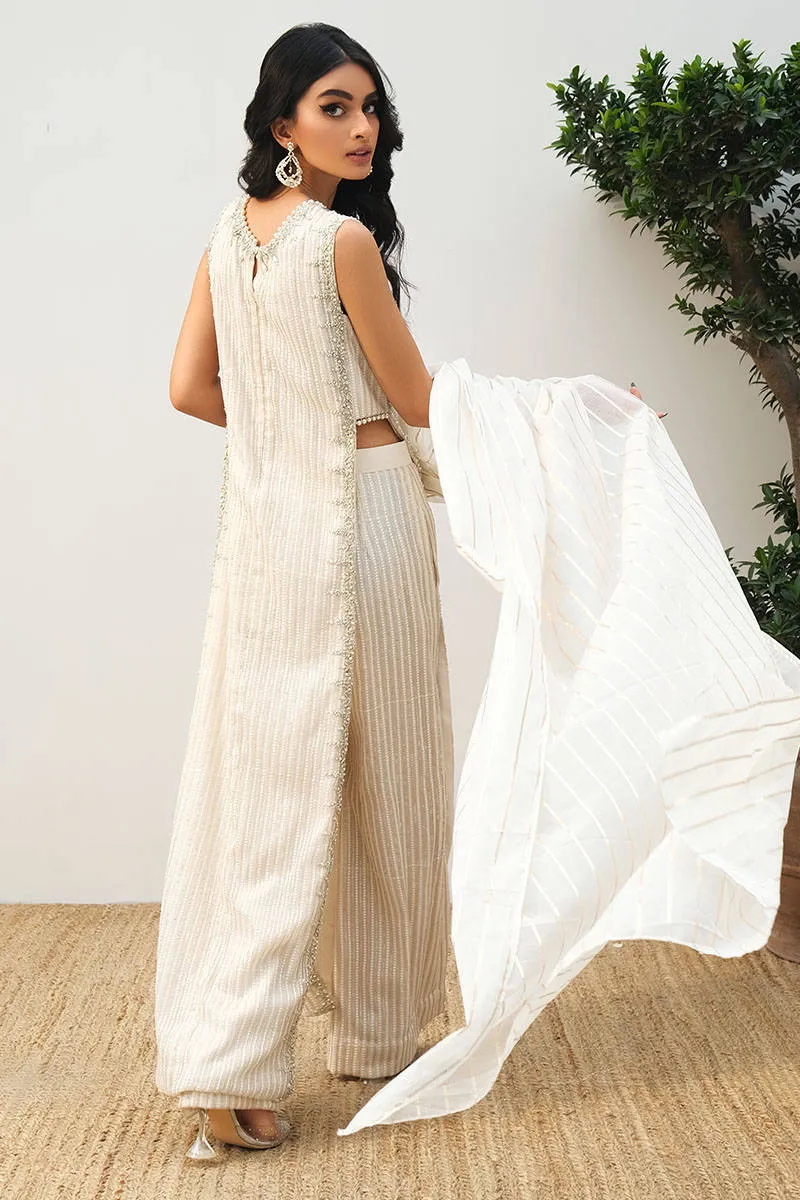Luxe Edit '23 - Nijah Gold With Pants