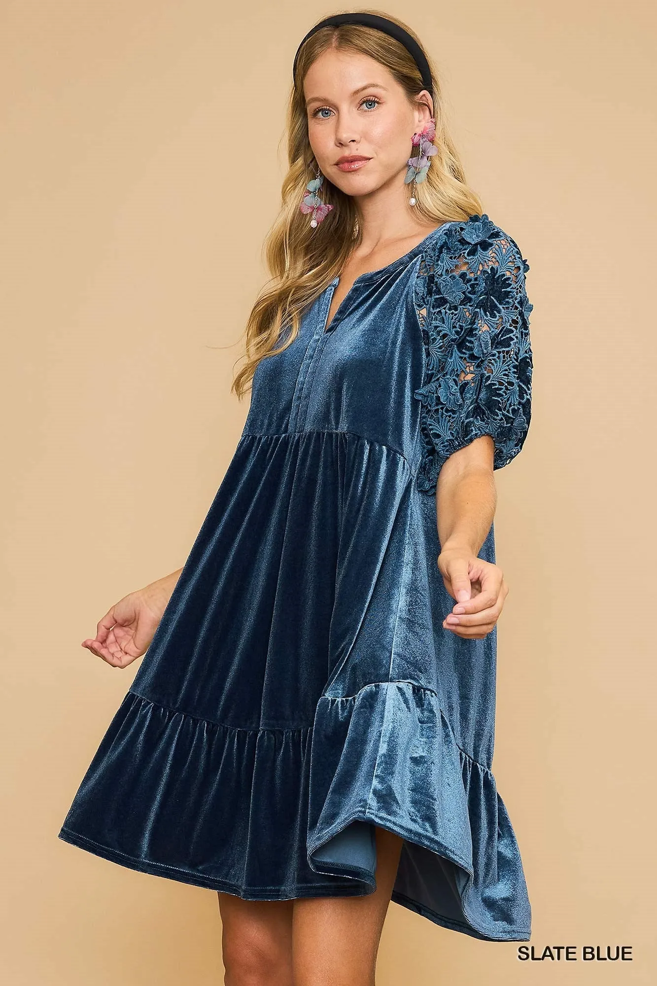 TIERED VELVET DRESS W/LACE CONTRAST DETAIL