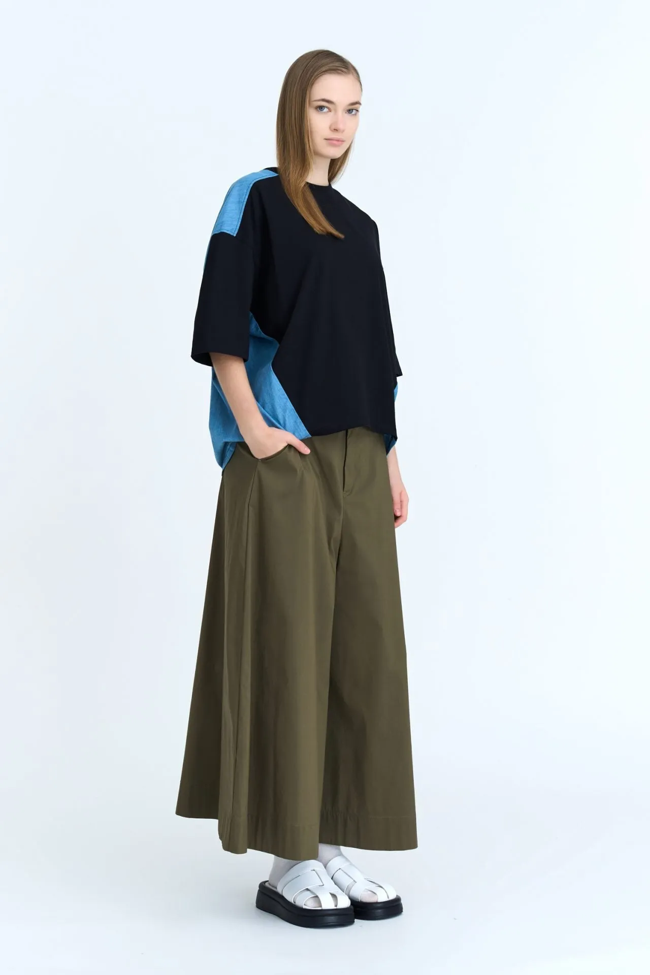 Wide-Legged Pants - Black